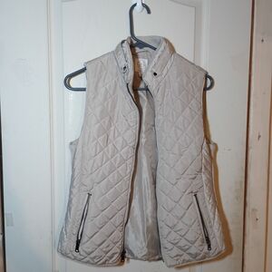 Elegant Light Gray Quilted Women's Vest